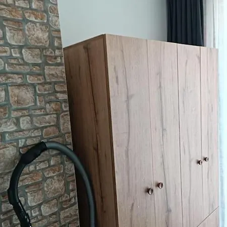 Havuz Olanagi Sunan Huzurlu Guzel Bir Site Apartman Antalya