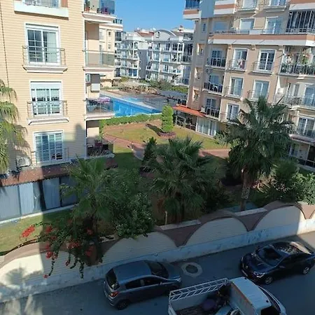 Havuz Olanagi Sunan Huzurlu Guzel Bir Site * Antalya